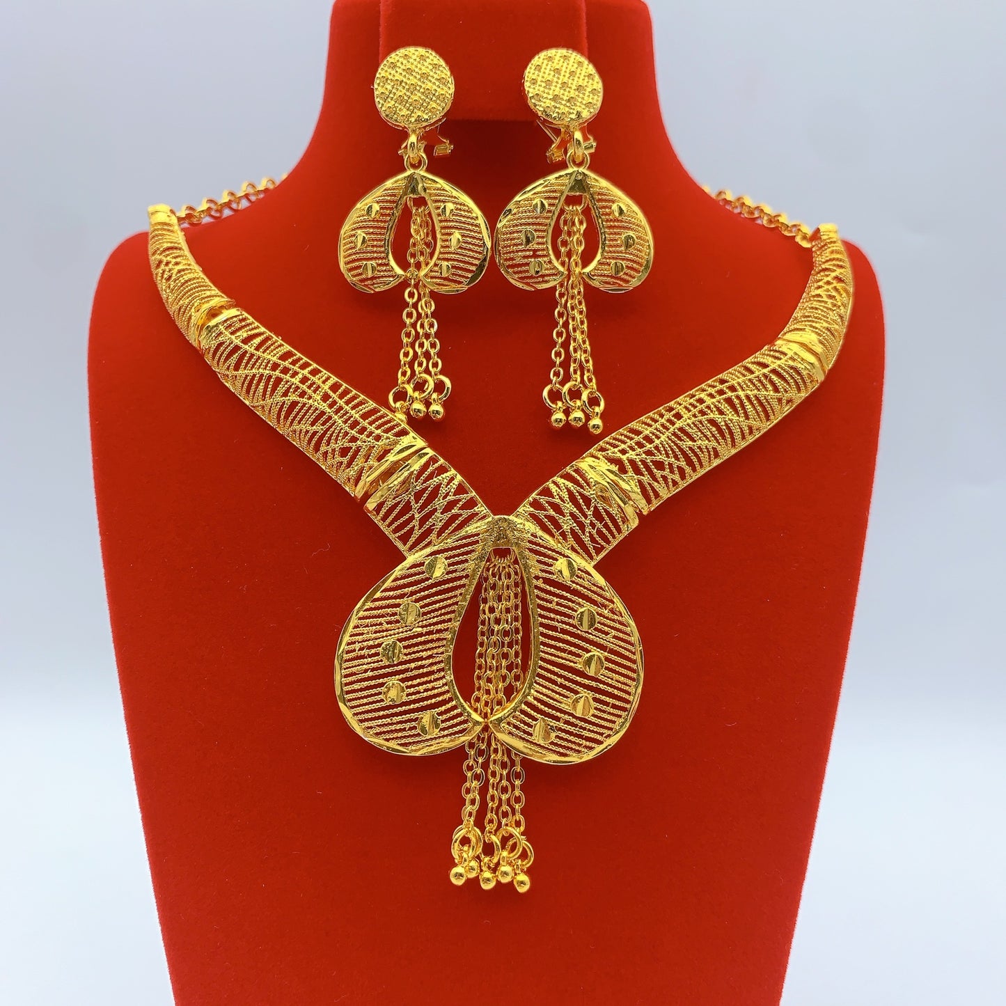 Imitation gold flower necklace earrings suit Dubai India Nigeria brass gold plated women wedding jewelry lot