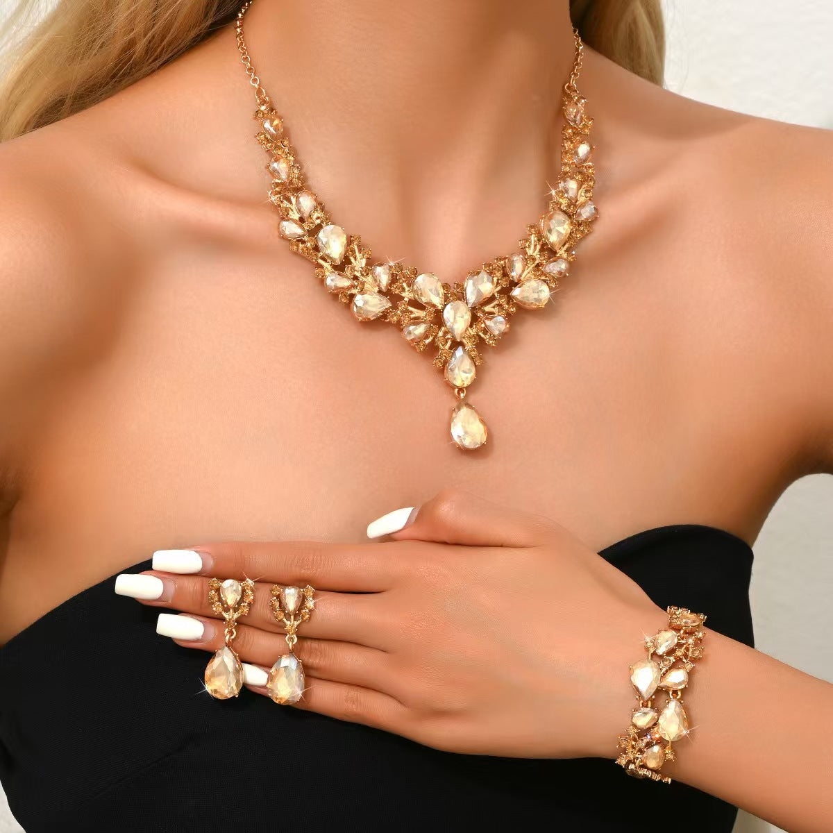 Jewelry Popular Exaggerated Bridal Necklace Bracelet Earrings Three-Piece High-End Crystal Banquet Jewelry Set
