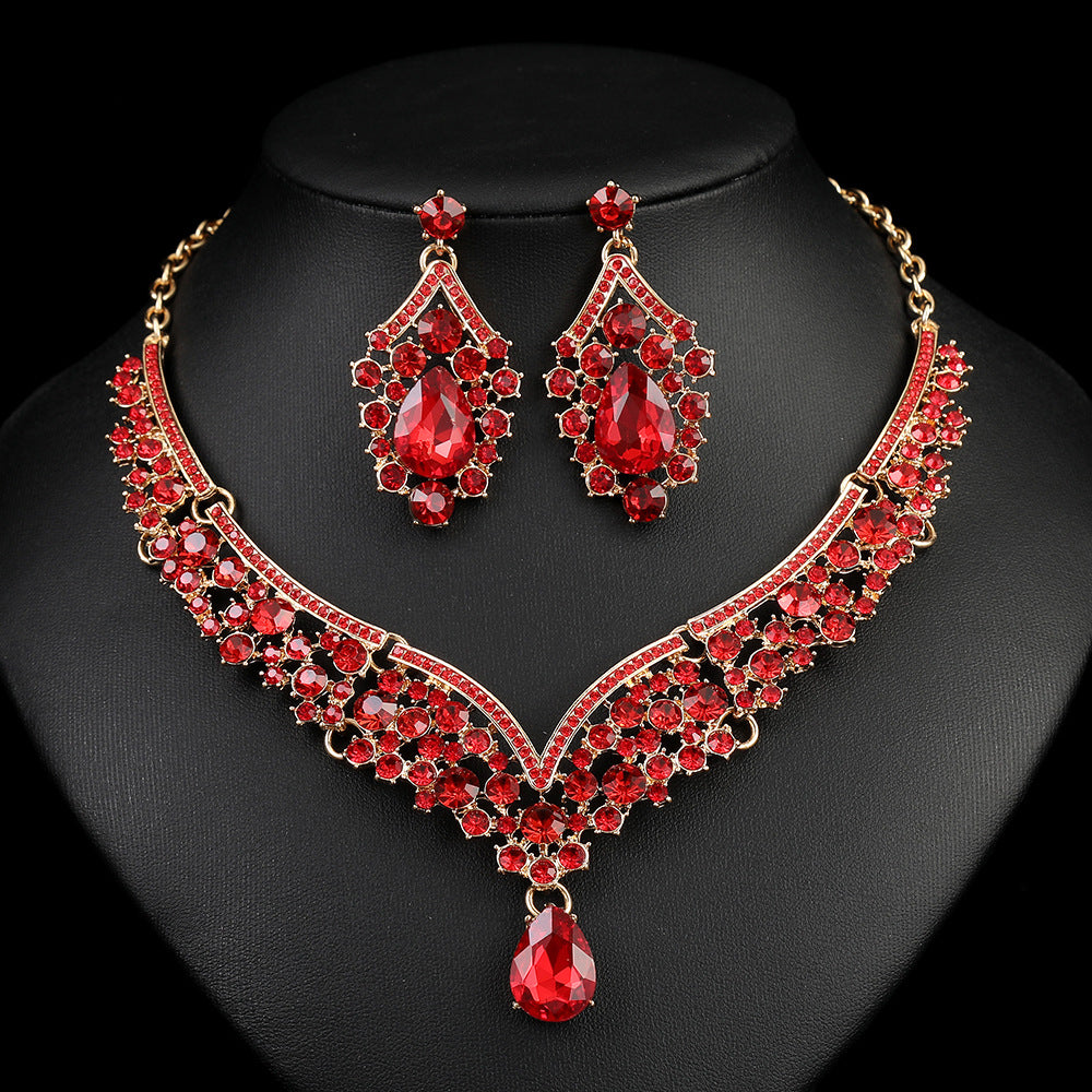 Cross-border foreign trade retro jewelry exaggerated necklace suit luxury crystal jewelry banquet dress accessories manufacturers direct supply