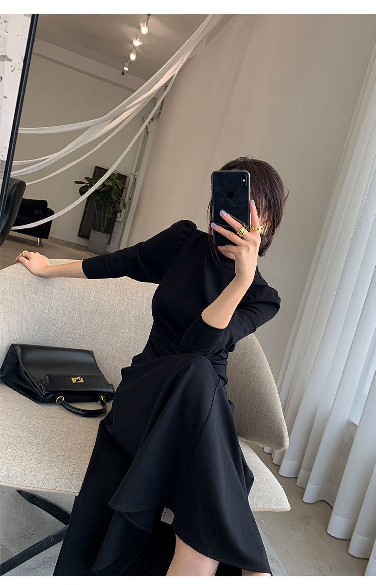 Black Dress with Round Neck and Long Sleeves, Korean Style, 2026 Autumn New Model, Sexy and Elegant, Waist-Cinching, Slimming, Long Skirt with a Large Hem