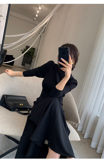 Black Dress with Round Neck and Long Sleeves, Korean Style, 2026 Autumn New Model, Sexy and Elegant, Waist-Cinching, Slimming, Long Skirt with a Large Hem