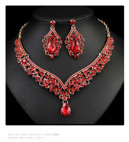 Cross-border foreign trade retro jewelry exaggerated necklace suit luxury crystal jewelry banquet dress accessories manufacturers direct supply