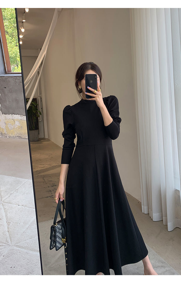 Black Dress with Round Neck and Long Sleeves, Korean Style, 2026 Autumn New Model, Sexy and Elegant, Waist-Cinching, Slimming, Long Skirt with a Large Hem