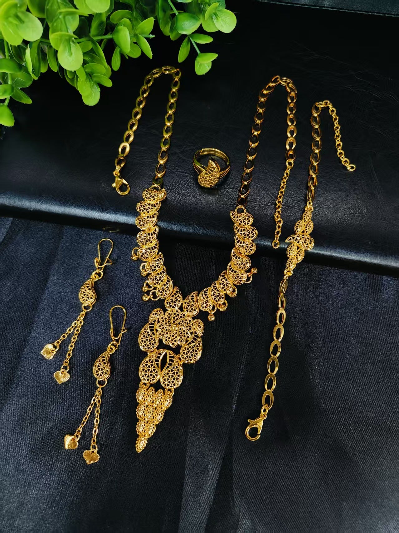 Cross-Border Hot Selling Dubai Luxury 24K Jewelry Necklace Earrings Ring Bracelet Four-Piece Bridal Wedding Tassel Set
