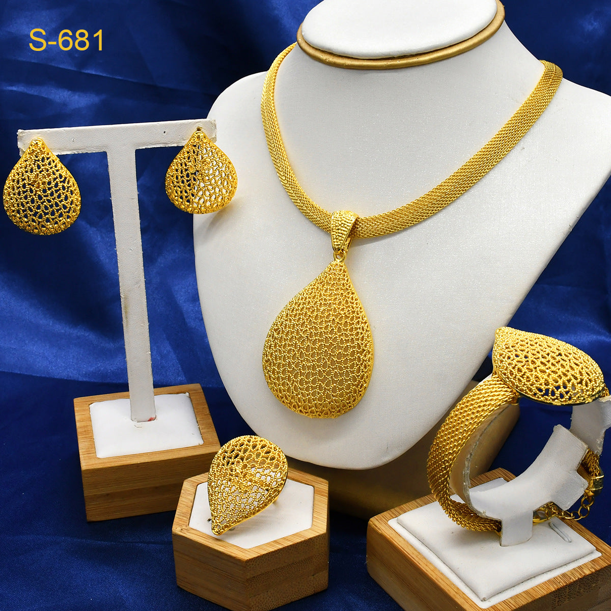 24K Gold Dubai Explosions Bride Four-piece Flower Rhinestone Jewelry Alloy Necklace Bracelet Earrings Ring