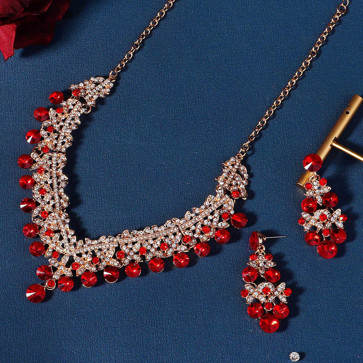 European and American Bride Jewelry Three-piece Suit High-class Dance Wedding Jewelry Alloy Diamond Crown Necklace Earrings suit