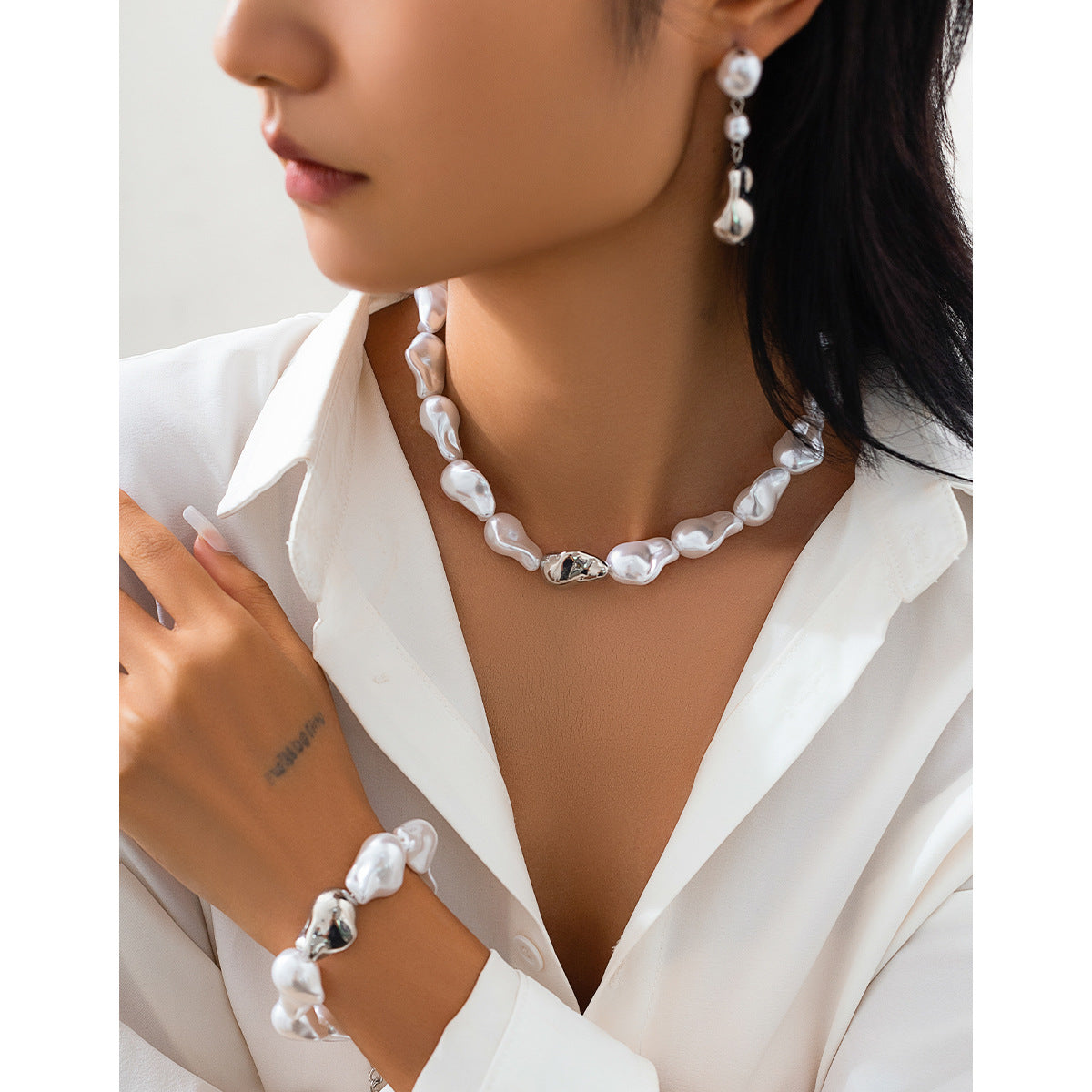 European and American Cross-border Jewelry French Retro Imitation Pearl Baroque Necklace Simple Beaded Pendant Tassel Clavicle Chain