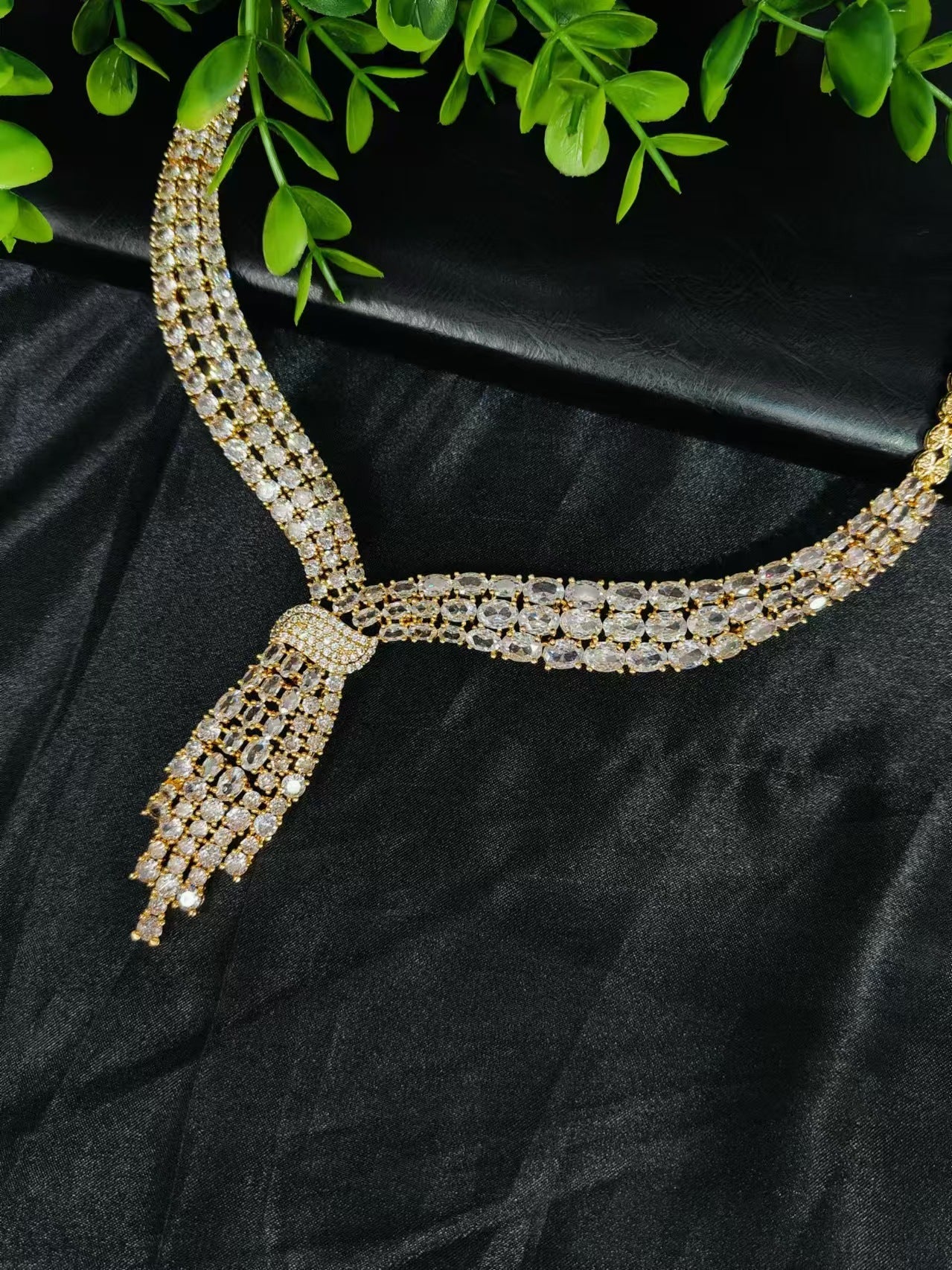 Brilliant Diamond-Filled Bridal Wedding Attire, Wedding Jewelry Set with Zircon Tassels, Jewelry Necklace, Earrings, Ring, Four-Piece Set