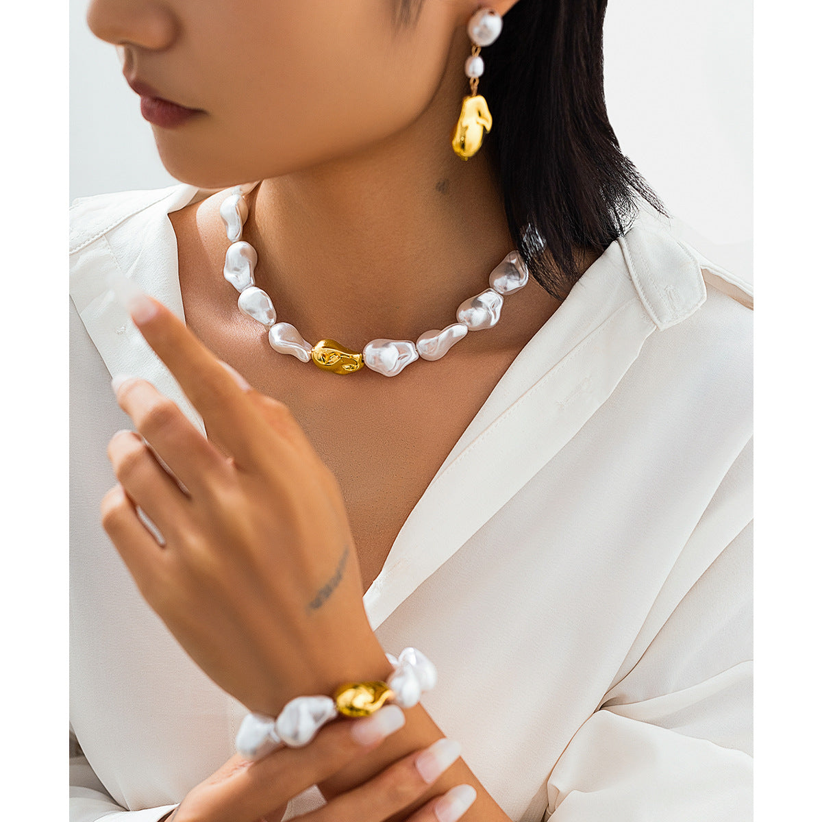 European and American Cross-border Jewelry French Retro Imitation Pearl Baroque Necklace Simple Beaded Pendant Tassel Clavicle Chain