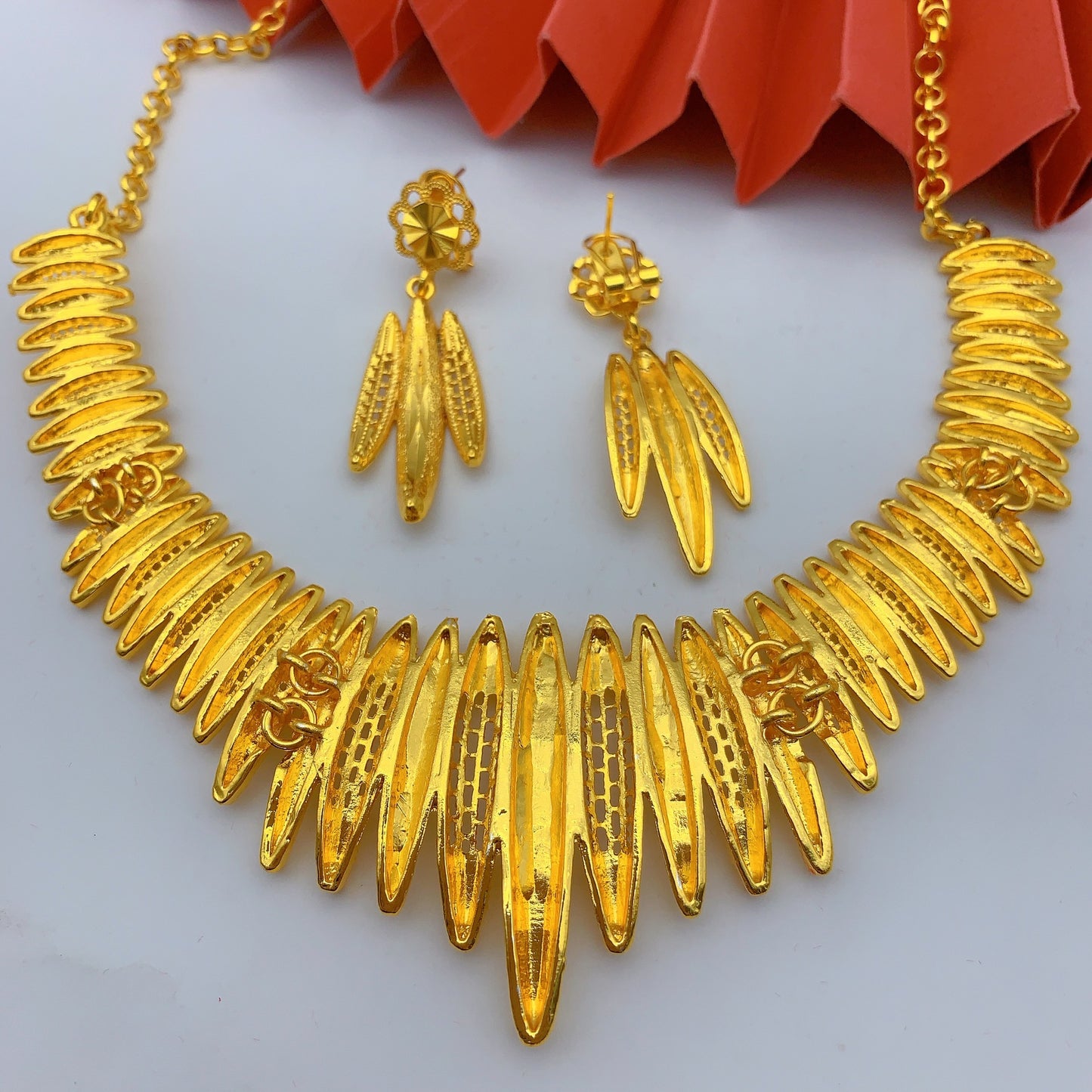 Imitation gold flower necklace earrings suit Dubai India Nigeria brass gold plated women wedding jewelry lot