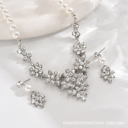 Vintage Light Luxury Crystal Drop Necklace Earrings suit Fashion Elegant Bridal Dress Accessories Necklace Jewelry Goods