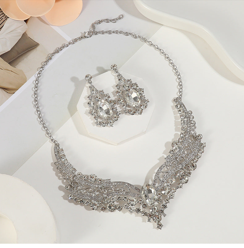 European and American Export Jewelry Bridal Jewelry Accessories Necklace Earrings Set Live Performance Crystal V-Shaped Clavicle Chain for Women