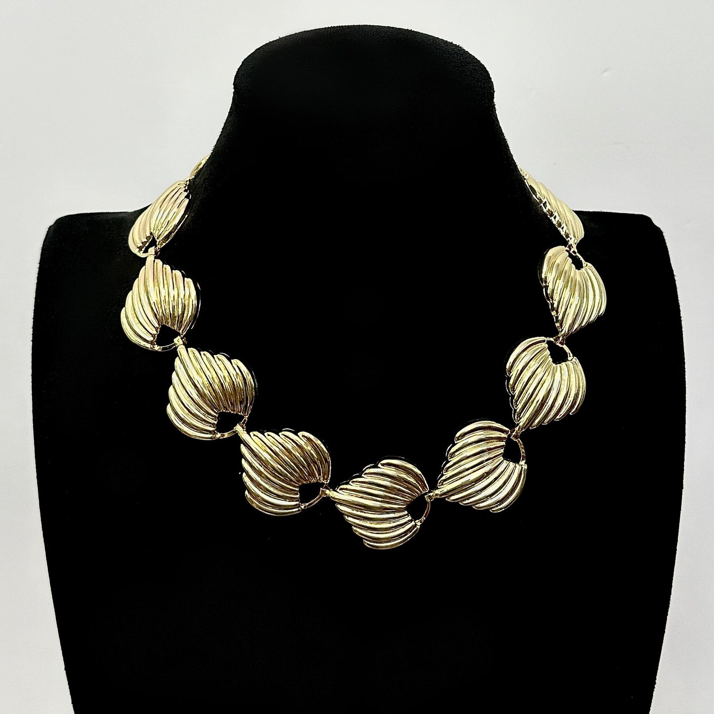 Amazon Cross-border Foreign Trade Jewelry Metal Shell Necklace Women Choker Niche Exaggerated Retro Light Luxury Clavicle Chain