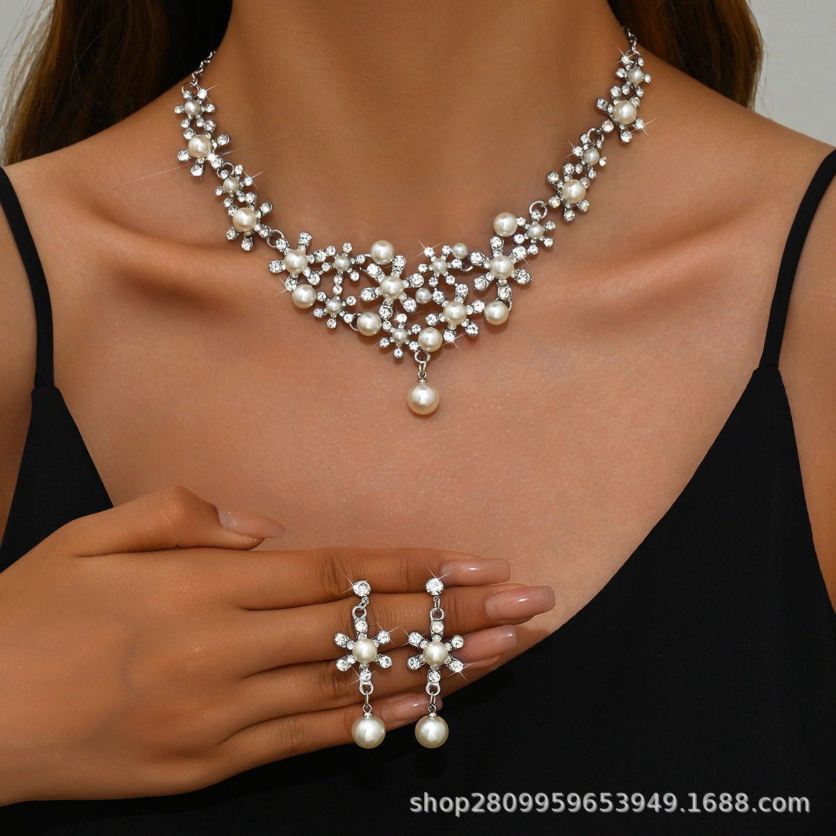Vintage Light Luxury Crystal Drop Necklace Earrings suit Fashion Elegant Bridal Dress Accessories Necklace Jewelry Goods