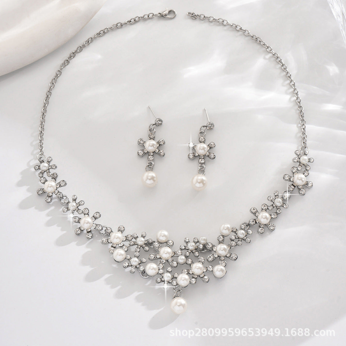 Vintage Light Luxury Crystal Drop Necklace Earrings suit Fashion Elegant Bridal Dress Accessories Necklace Jewelry Goods