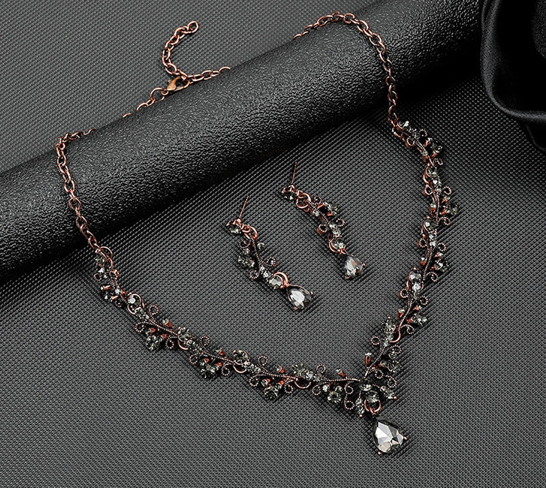 European and American Foreign Trade Jewelry Retro Jewelry Set Gemstone Necklace Clavicle Chain Cross-Border Female Leaf Water Drop Spot Straight Hair
