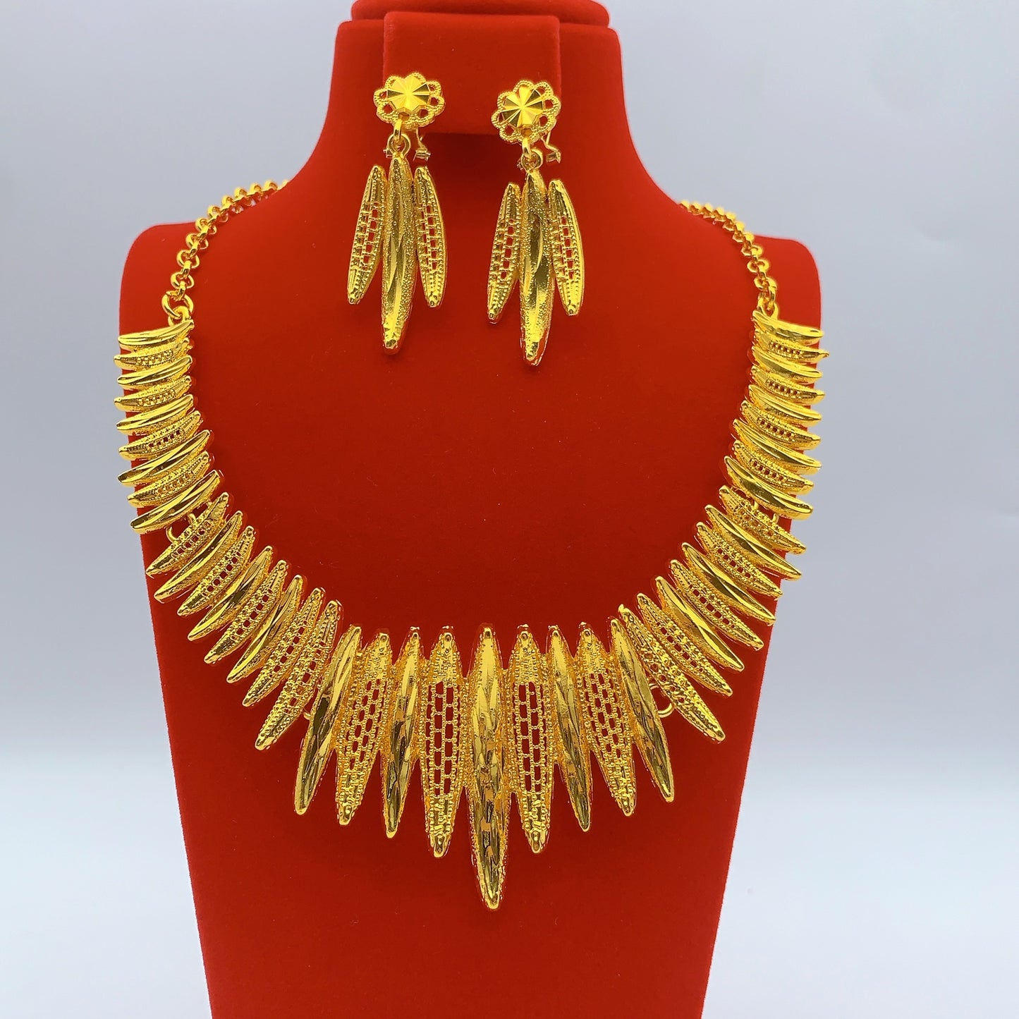 Imitation gold flower necklace earrings suit Dubai India Nigeria brass gold plated women wedding jewelry lot