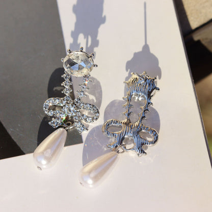 Wholesale Full Diamond Bow Pearl Long Earrings for Women French Sweet High-End Earrings Retro Ear Jewelry 106
