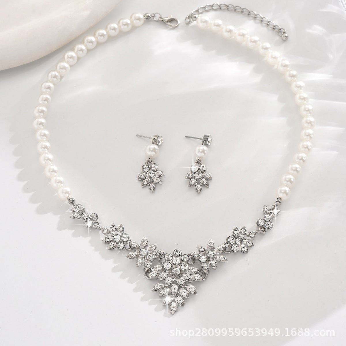 Vintage Light Luxury Crystal Drop Necklace Earrings suit Fashion Elegant Bridal Dress Accessories Necklace Jewelry Goods