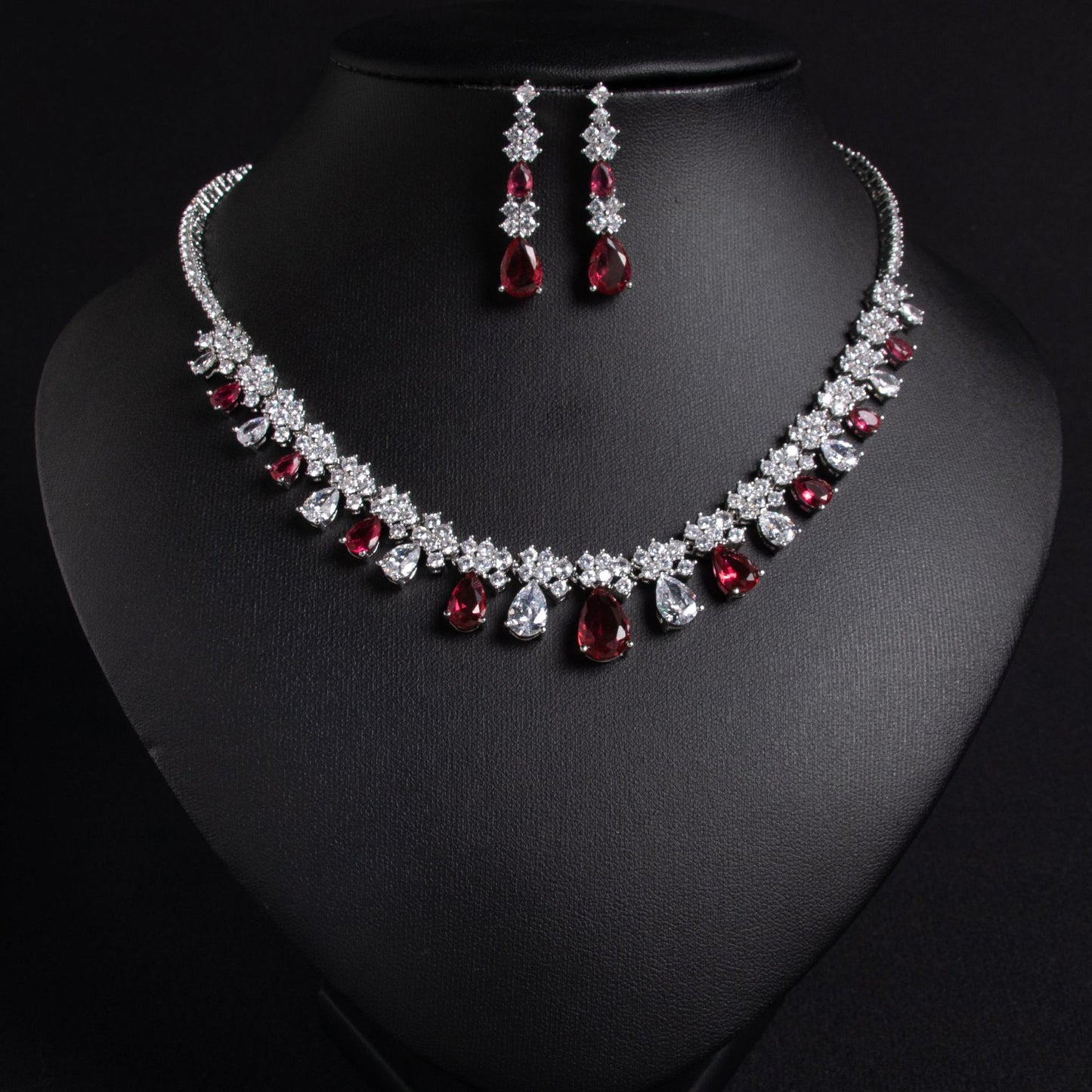 Japanese and Korean style clavicle chain simple new zircon water drop necklace dress temperament earrings jewelry two-piece bridal jewelry