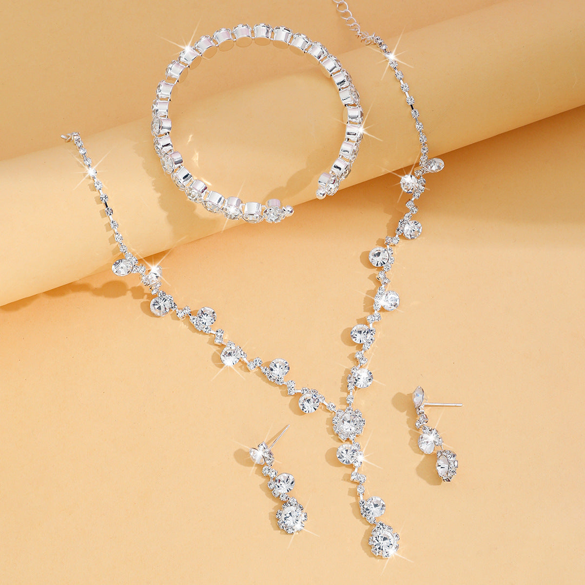 Explosive Jewelry Flash Diamond Inlaid with Full Diamond Women's Wedding Accessories Necklace Earrings Bracelet Three-piece Bridal suit