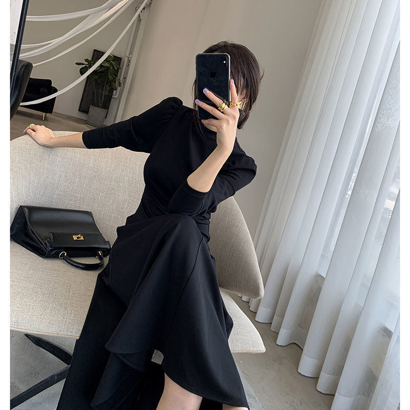 Black Dress with Round Neck and Long Sleeves, Korean Style, 2026 Autumn New Model, Sexy and Elegant, Waist-Cinching, Slimming, Long Skirt with a Large Hem