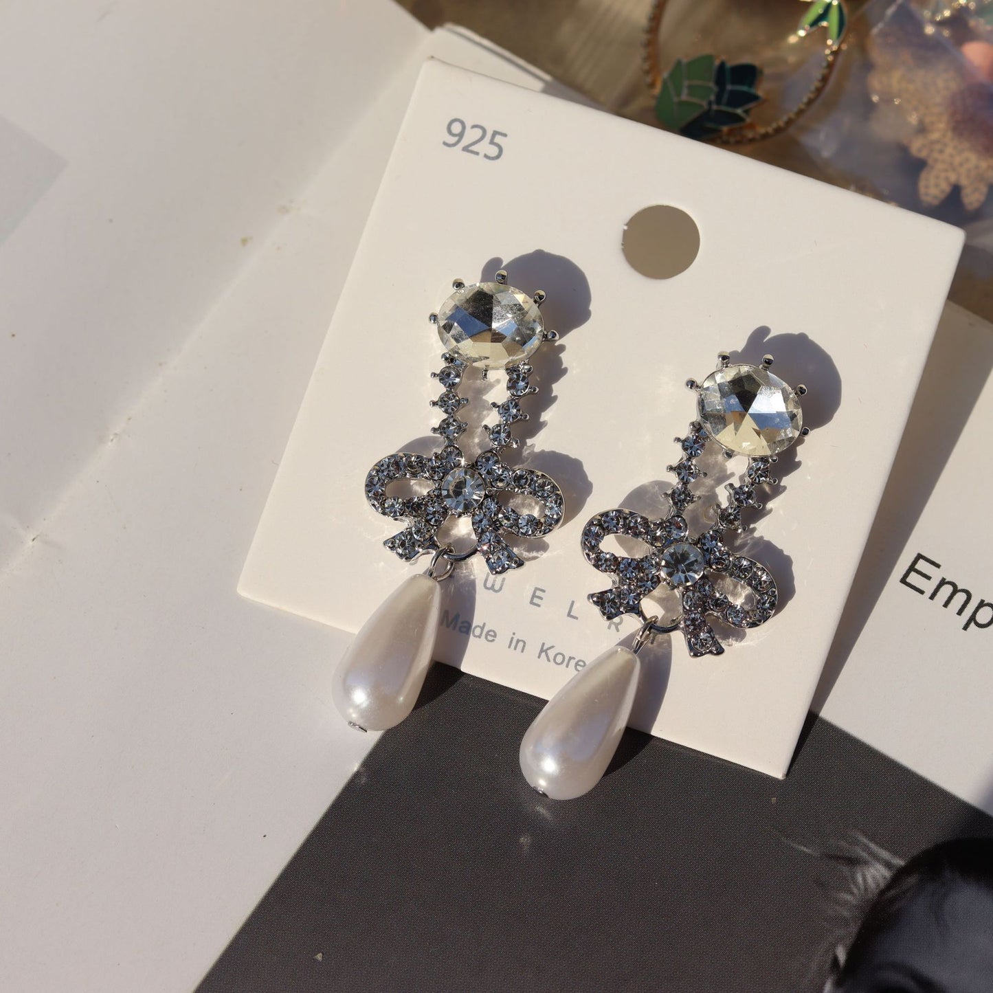 Wholesale Full Diamond Bow Pearl Long Earrings for Women French Sweet High-End Earrings Retro Ear Jewelry 106