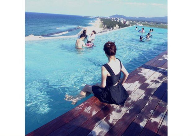 2025 New Swimsuit for Women, Conservative Belly-Covering, Slimming Look and Gathering Girl's High-End Hot Spring Anti-Exposure Swimsuit