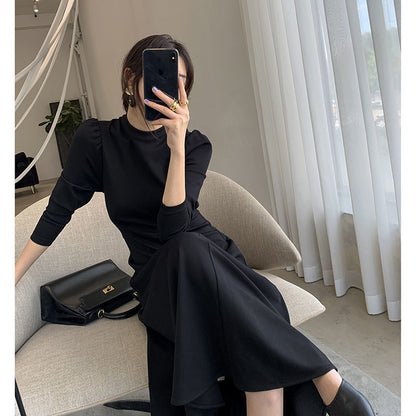 Black Dress with Round Neck and Long Sleeves, Korean Style, 2026 Autumn New Model, Sexy and Elegant, Waist-Cinching, Slimming, Long Skirt with a Large Hem