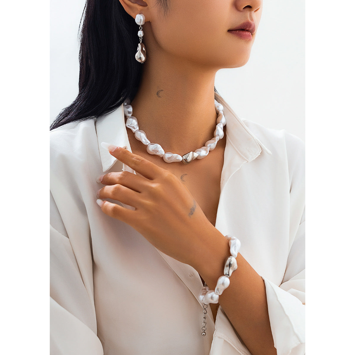 European and American Cross-border Jewelry French Retro Imitation Pearl Baroque Necklace Simple Beaded Pendant Tassel Clavicle Chain