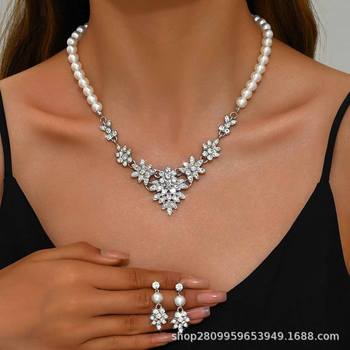 Vintage Light Luxury Crystal Drop Necklace Earrings suit Fashion Elegant Bridal Dress Accessories Necklace Jewelry Goods