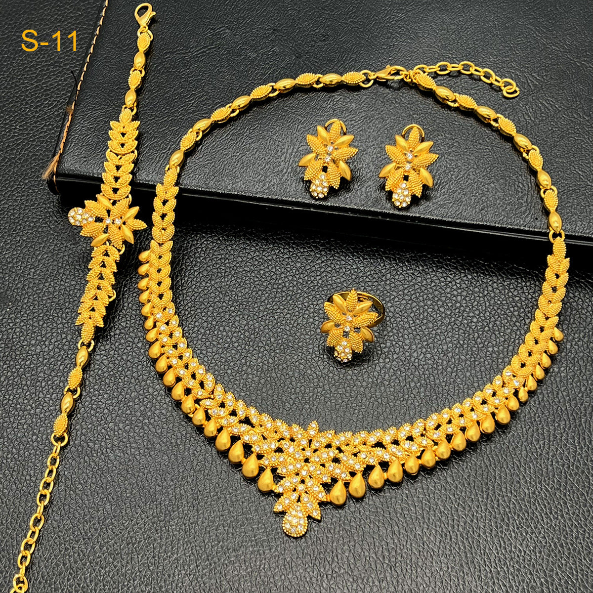 24K Gold Dubai Explosions Bride Four-piece Flower Rhinestone Jewelry Alloy Necklace Bracelet Earrings Ring