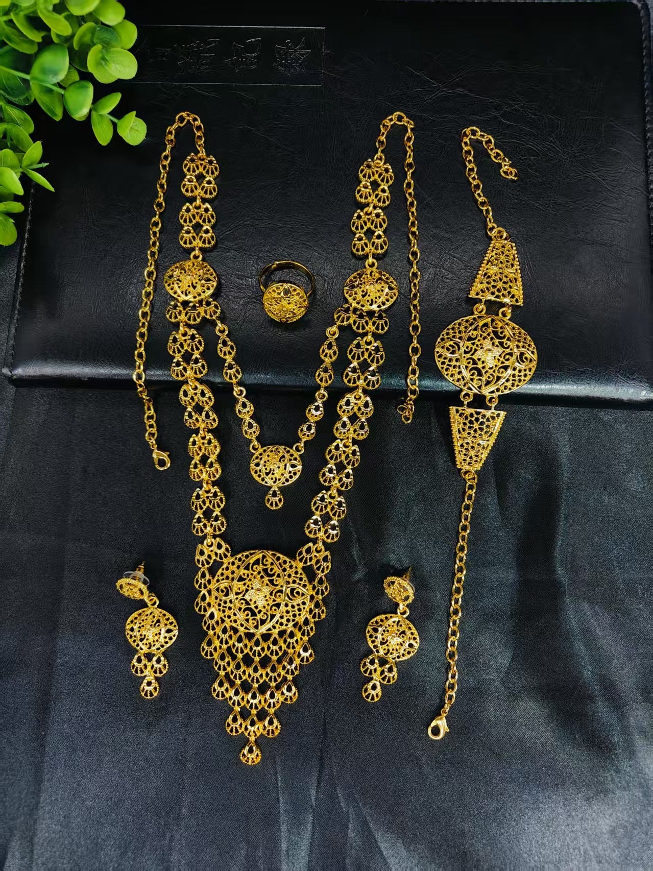 Cross-Border Hot Selling Dubai Luxury 24K Jewelry Necklace Earrings Ring Bracelet Four-Piece Bridal Wedding Tassel Set