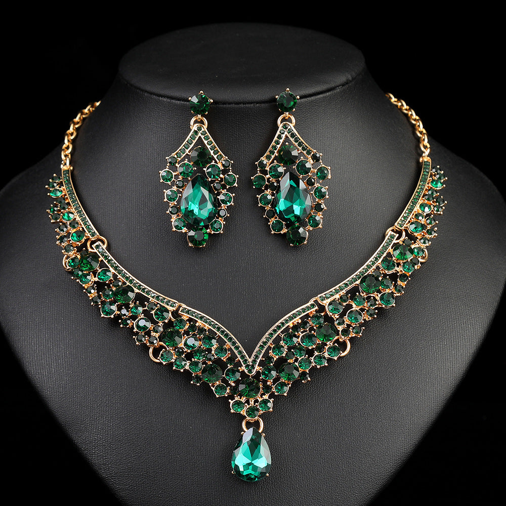 Cross-border foreign trade retro jewelry exaggerated necklace suit luxury crystal jewelry banquet dress accessories manufacturers direct supply