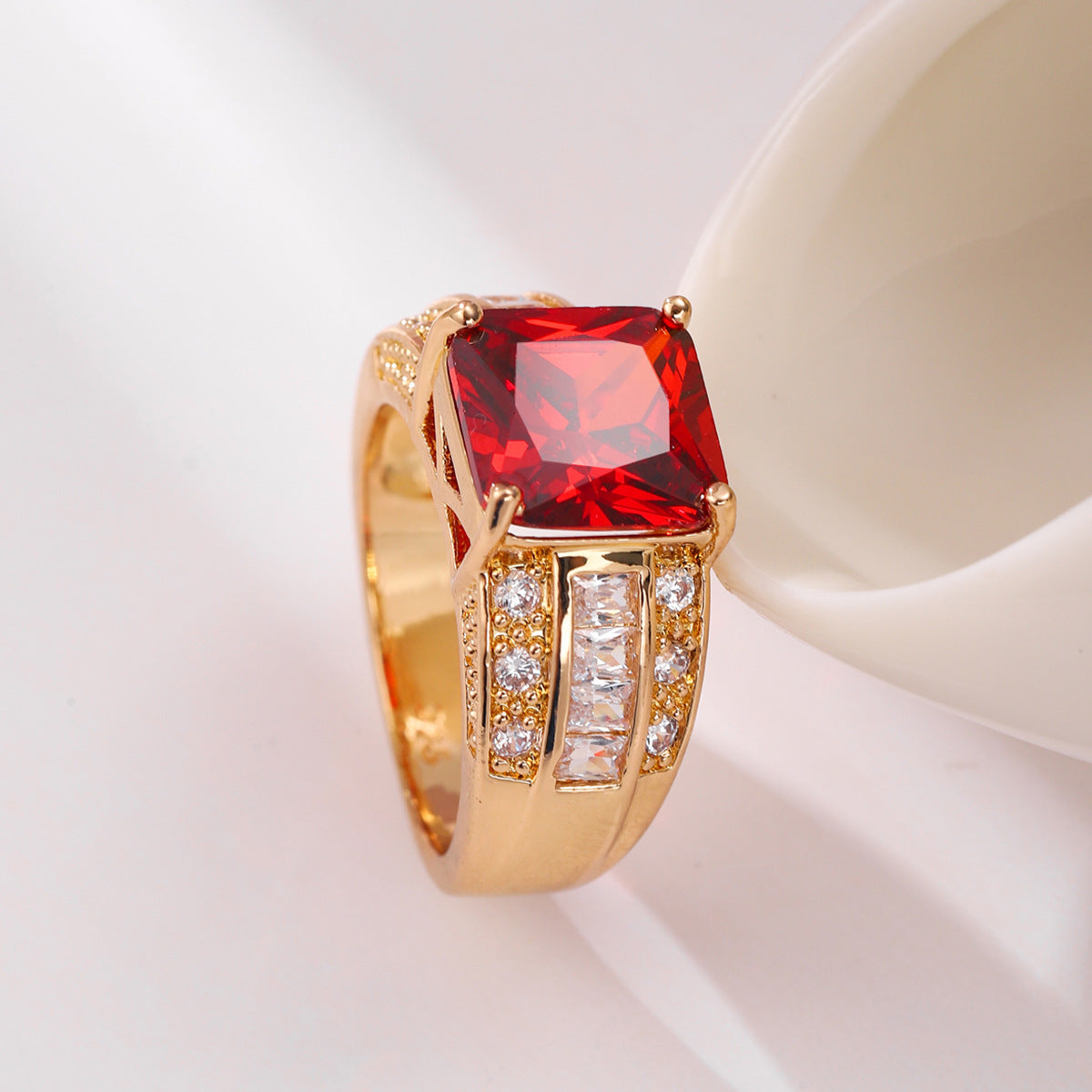 Cross-border Hot Gold-plated Jewelry Men's and Women's Wedding Ring Jewelry Garnet Red Zircon Ring Women's Design Sense Niche Jewelry Trendy