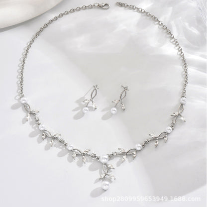 Vintage Light Luxury Crystal Drop Necklace Earrings suit Fashion Elegant Bridal Dress Accessories Necklace Jewelry Goods