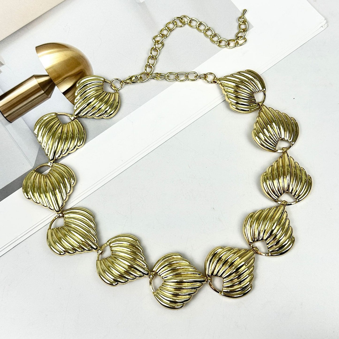 Amazon Cross-border Foreign Trade Jewelry Metal Shell Necklace Women Choker Niche Exaggerated Retro Light Luxury Clavicle Chain