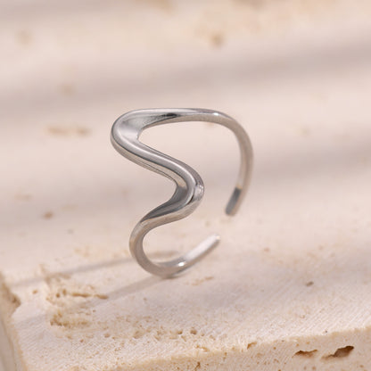 European and American Fashionable Simple Stainless Steel Ring for Women, Non-Fading 18K Gold Jewelry, Niche High-End Line Hand Jewelry
