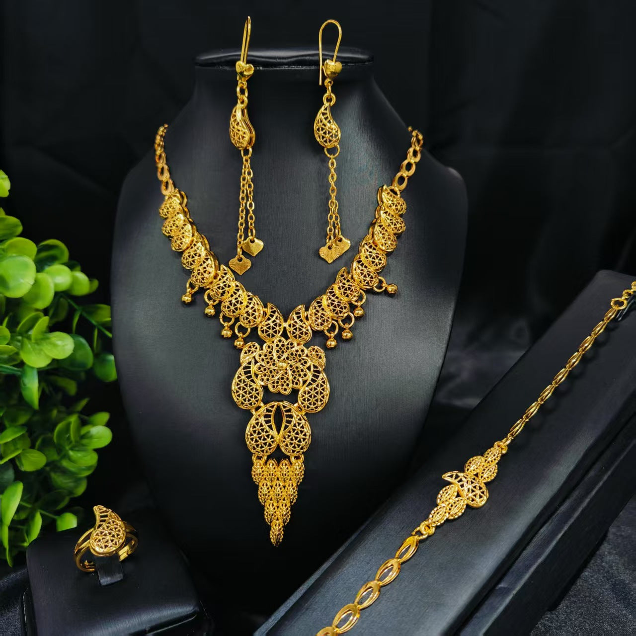 Cross-Border Hot Selling Dubai Luxury 24K Jewelry Necklace Earrings Ring Bracelet Four-Piece Bridal Wedding Tassel Set