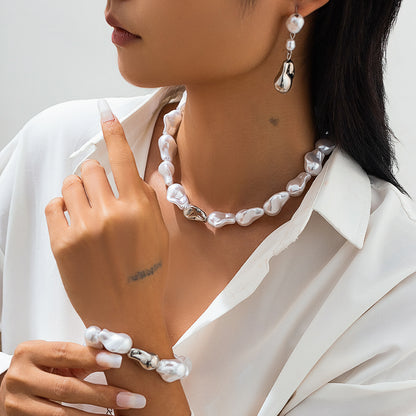 European and American Cross-border Jewelry French Retro Imitation Pearl Baroque Necklace Simple Beaded Pendant Tassel Clavicle Chain