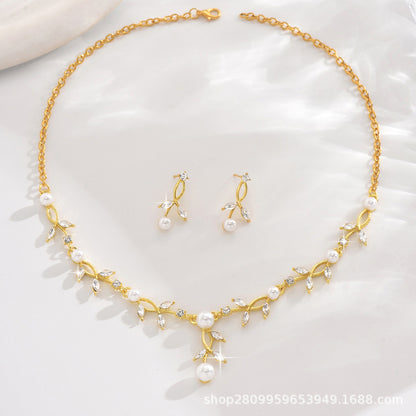 Vintage Light Luxury Crystal Drop Necklace Earrings suit Fashion Elegant Bridal Dress Accessories Necklace Jewelry Goods