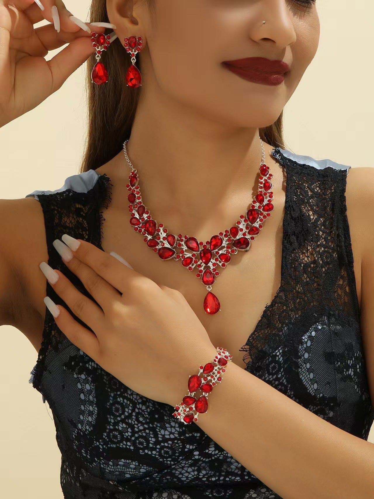 Jewelry Popular Exaggerated Bridal Necklace Bracelet Earrings Three-Piece High-End Crystal Banquet Jewelry Set