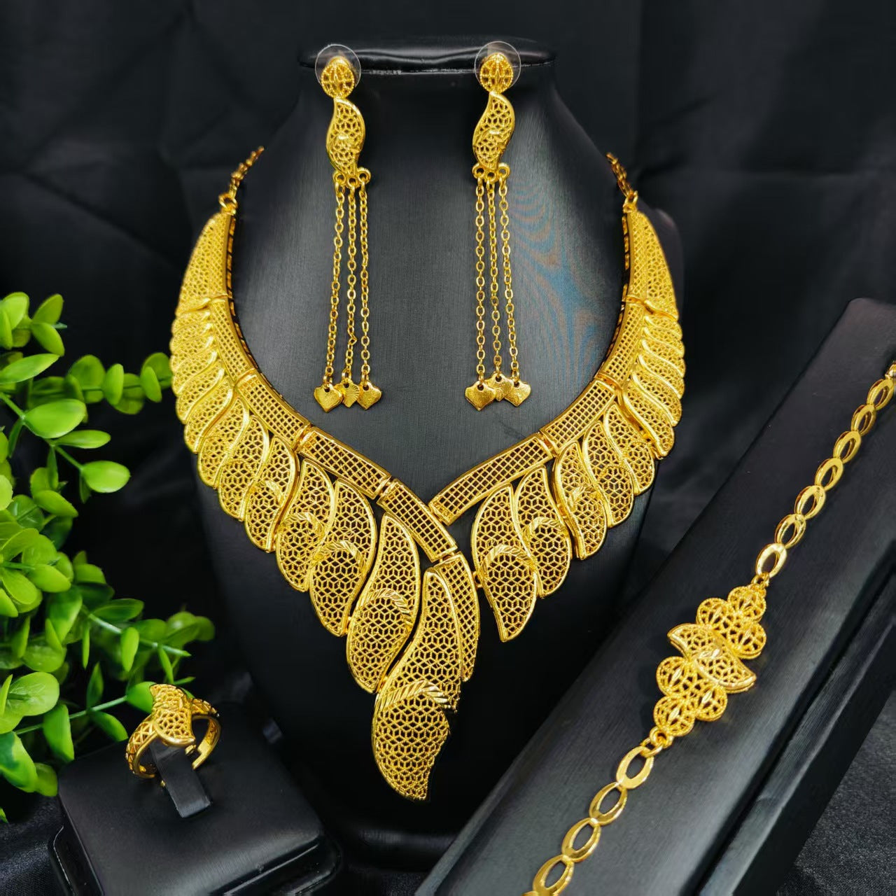 Cross-Border Hot Selling Dubai Luxury 24K Jewelry Necklace Earrings Ring Bracelet Four-Piece Bridal Wedding Tassel Set