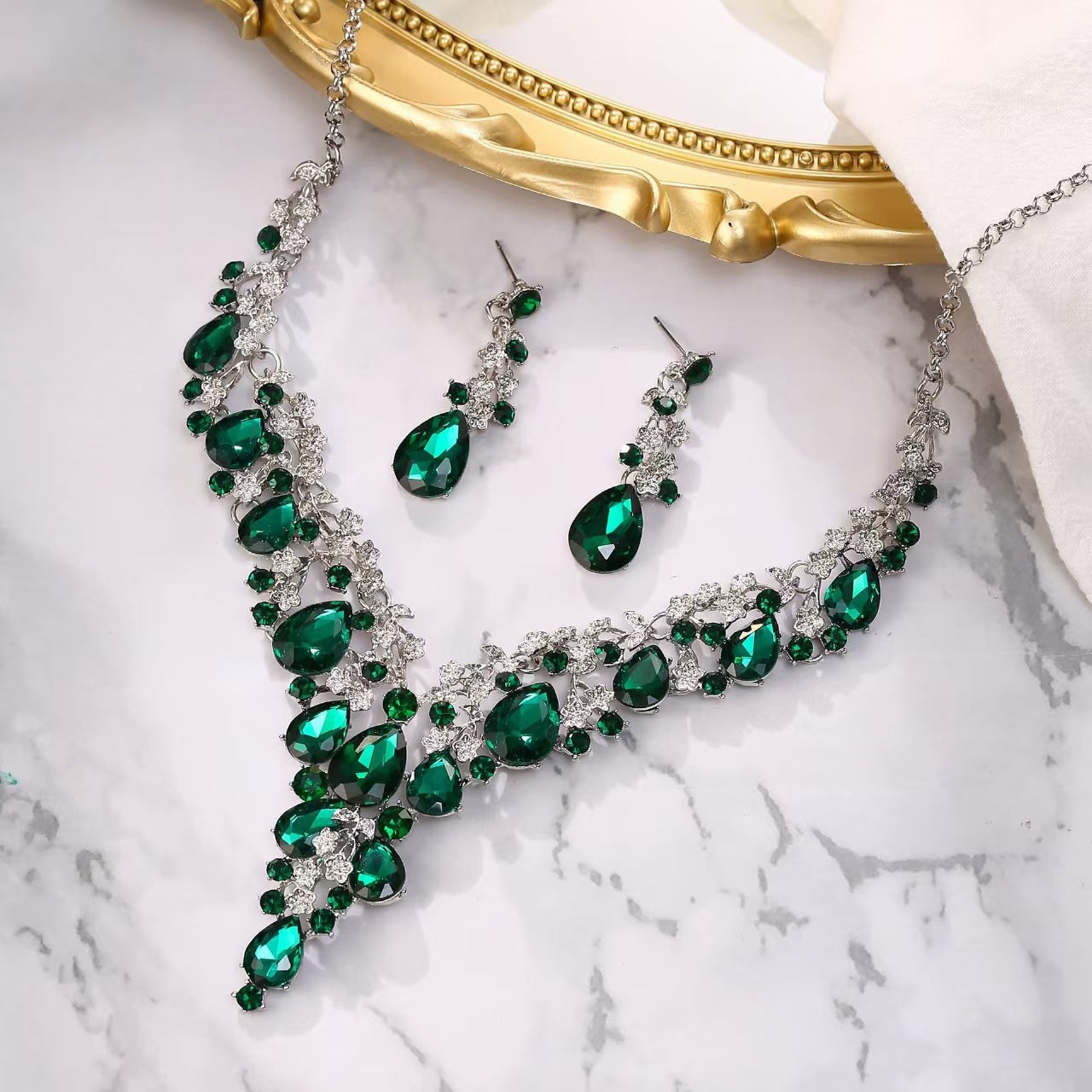 Factory Direct Sales of Cross-Border Popular Water Drop Necklace and Earrings Jewelry Sets, Wedding Dresses, Evening Wear, New Jewelry Accessories