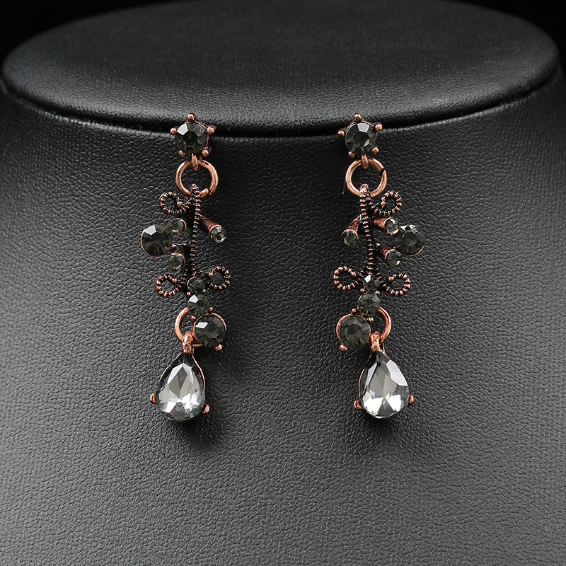 European and American Foreign Trade Jewelry Retro Jewelry Set Gemstone Necklace Clavicle Chain Cross-Border Female Leaf Water Drop Spot Straight Hair