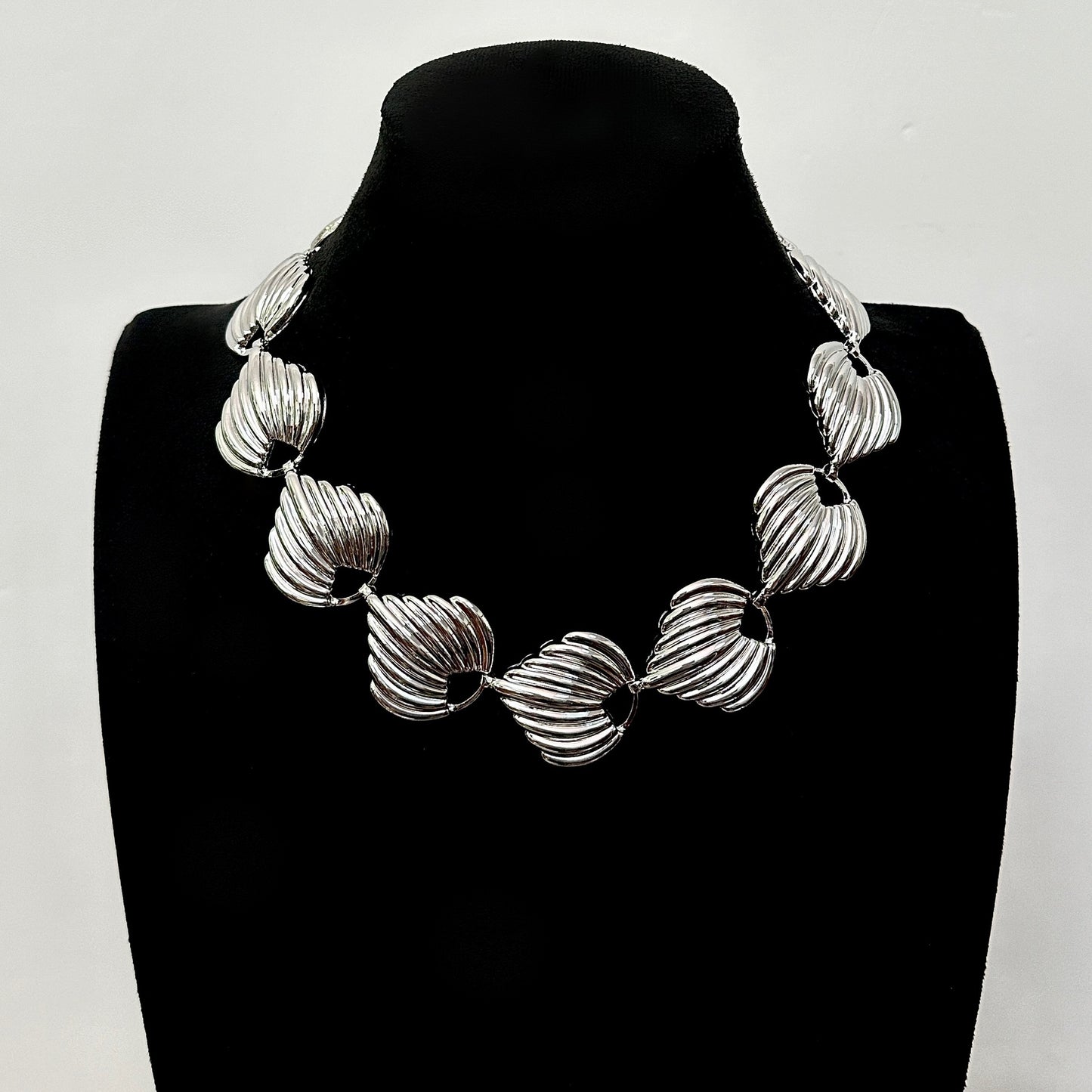 Amazon Cross-border Foreign Trade Jewelry Metal Shell Necklace Women Choker Niche Exaggerated Retro Light Luxury Clavicle Chain