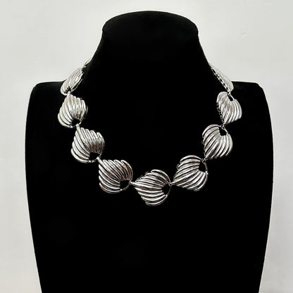 Amazon Cross-border Foreign Trade Jewelry Metal Shell Necklace Women Choker Niche Exaggerated Retro Light Luxury Clavicle Chain