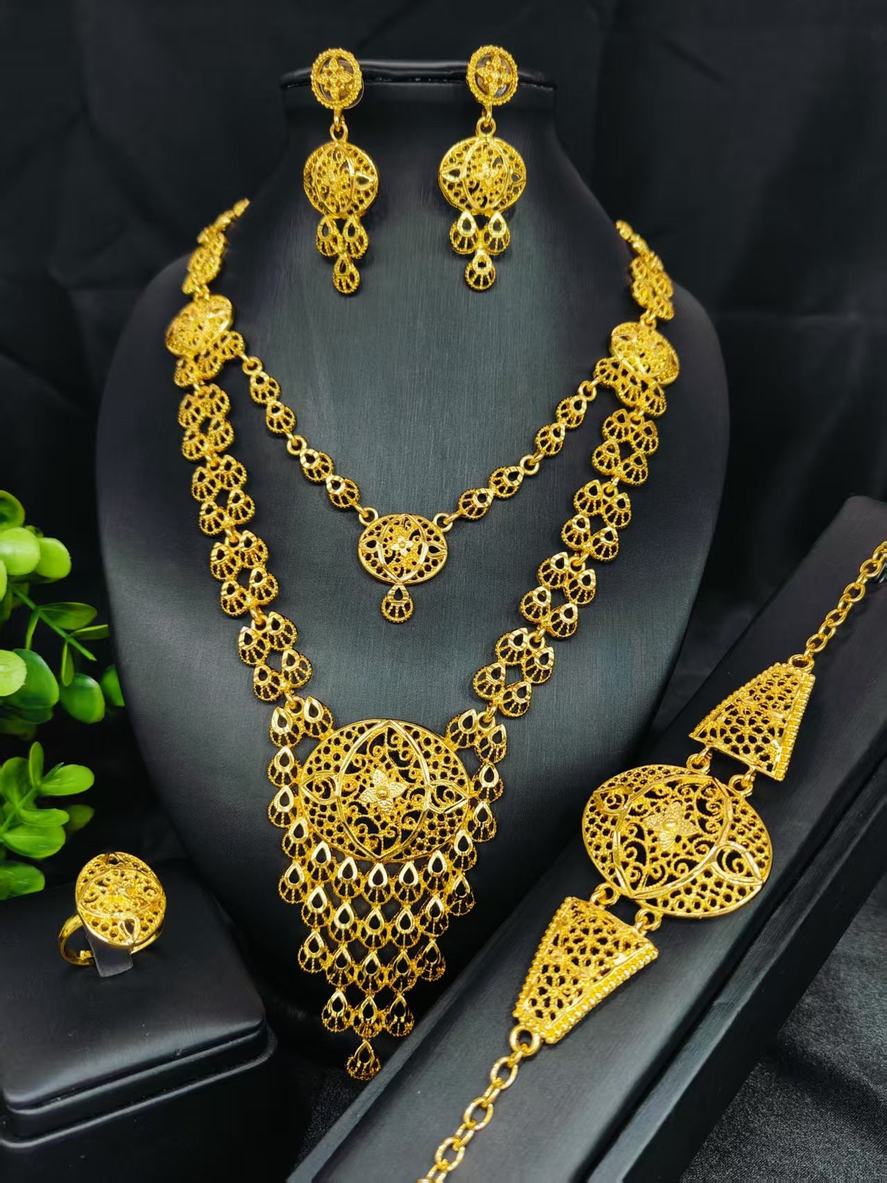 Cross-Border Hot Selling Dubai Luxury 24K Jewelry Necklace Earrings Ring Bracelet Four-Piece Bridal Wedding Tassel Set
