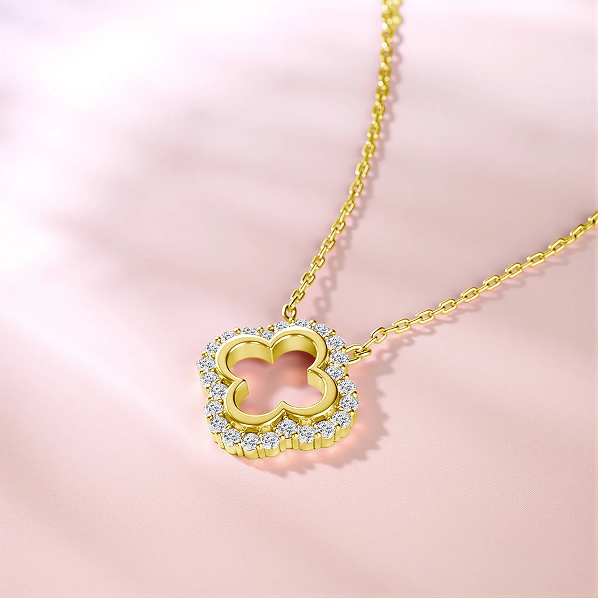 Lucky Four Leaf Clover Moissanite Necklace 14K Gold Filled Diamond Pendant Wear-resistant for Women Daily Gift Fine Jewelry