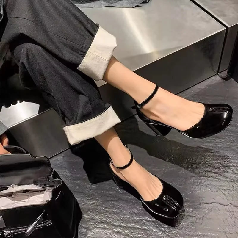 Luxury Design Fashion Split Toe Shoes 2025 High Quality Red Women Tabi Pumps Genuine Leather Low Heels High Heels
